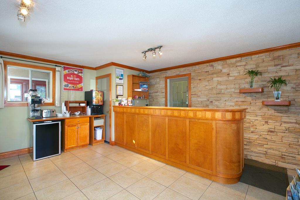Econolodge - Kelowna Luaran gambar